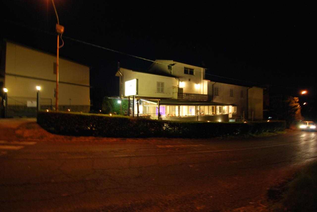 Hotel & Ristorante L'Angoletto In Selci Selci  Eksteriør bilde